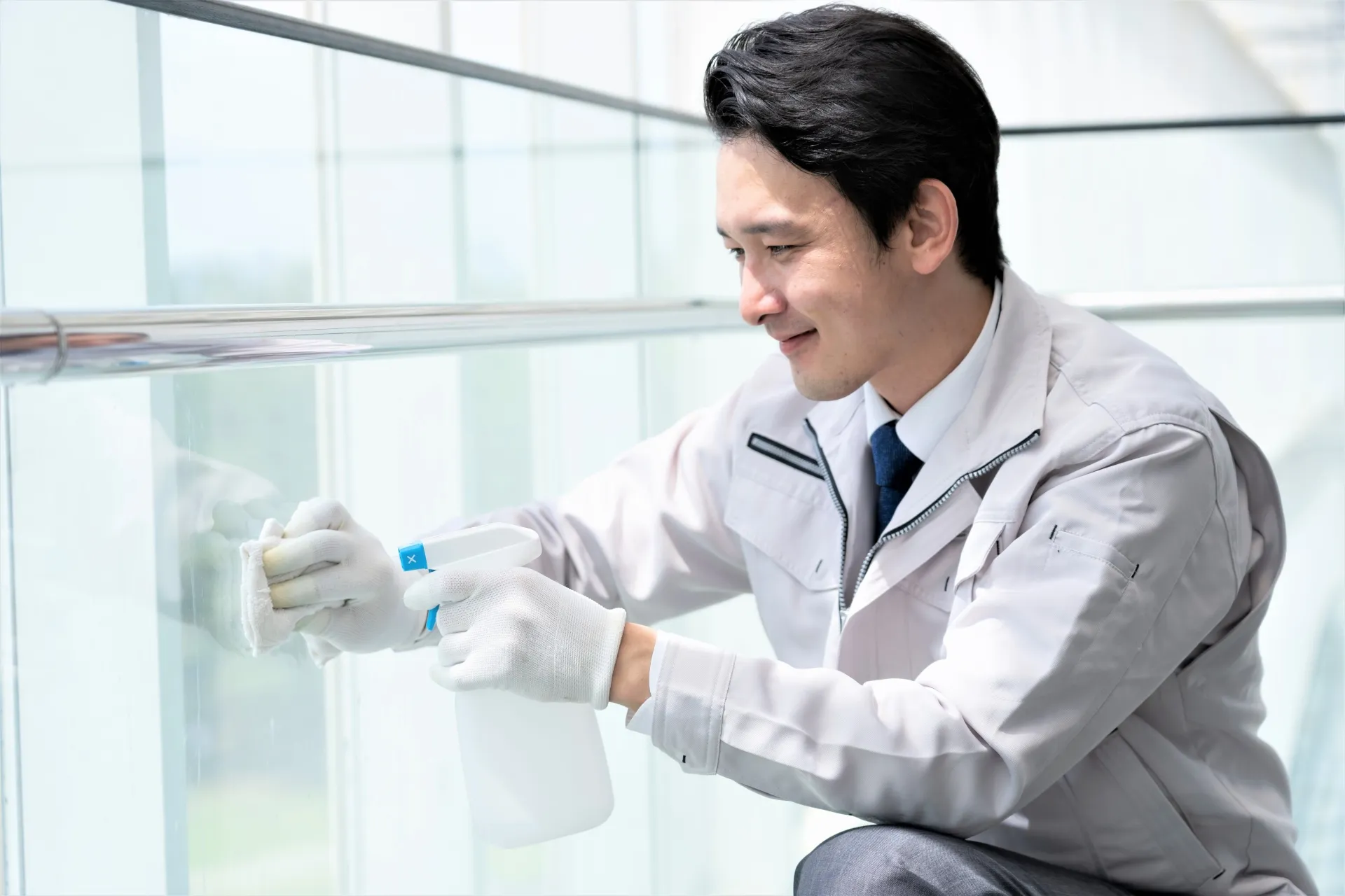 ガラス清掃の様子