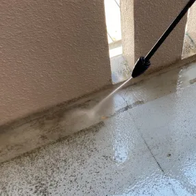 高圧洗浄の様子