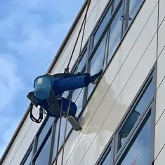 ビルの清掃写真